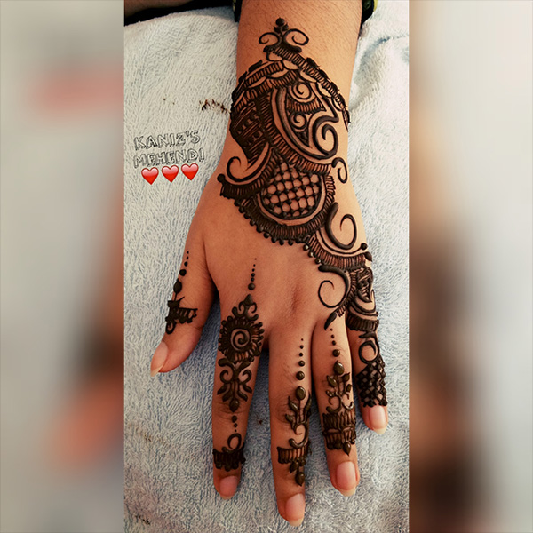 Kaniz's Mehendi